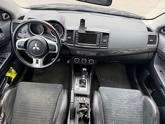 Mitsubishi Lancer 13 of 19