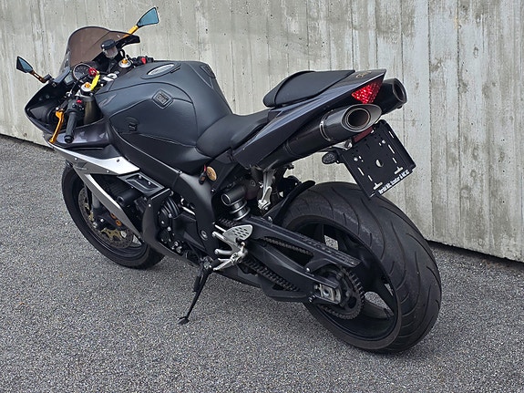 Yamaha YZF-R1 4 of 5