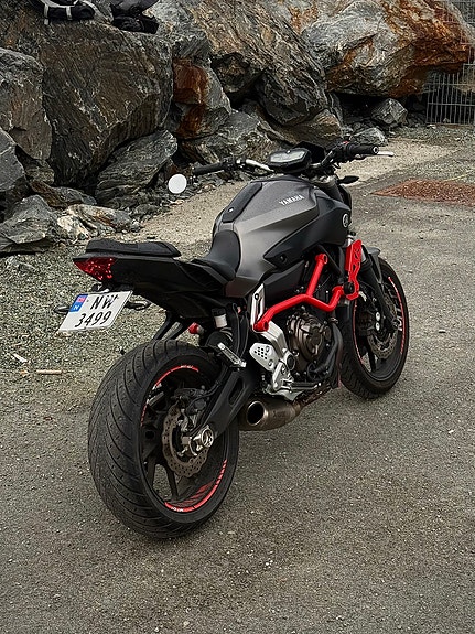Yamaha MT-07 5 of 11