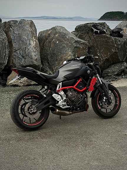Yamaha MT-07 4 of 11