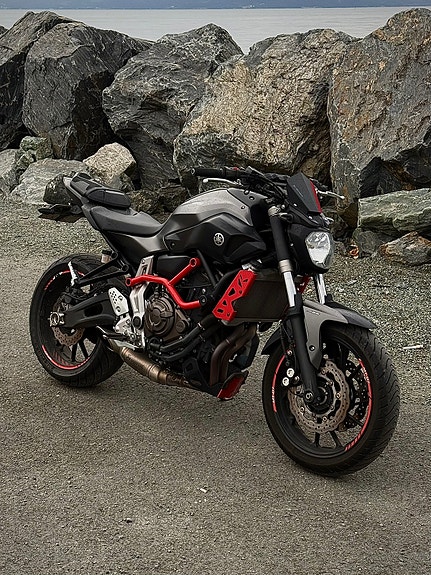 Yamaha MT-07 2 of 11