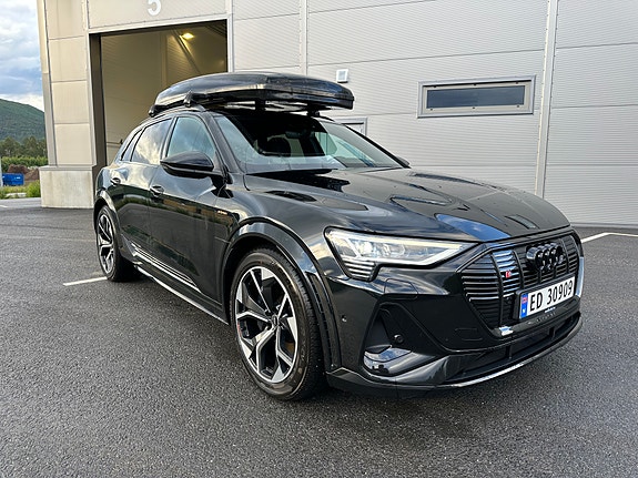 Audi e-tron S 3 of 5