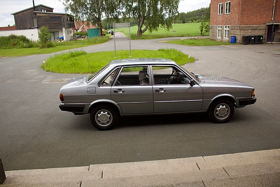 Audi 80 2 of 5