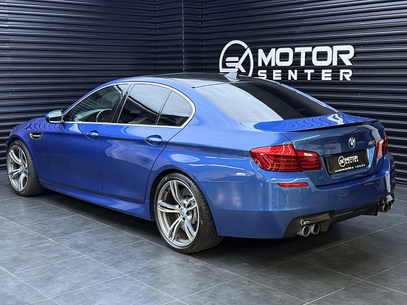BMW M5 3 of 5