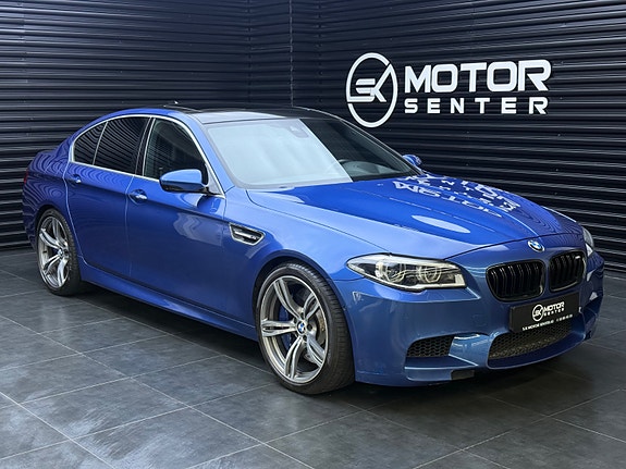 BMW M5 2 of 5