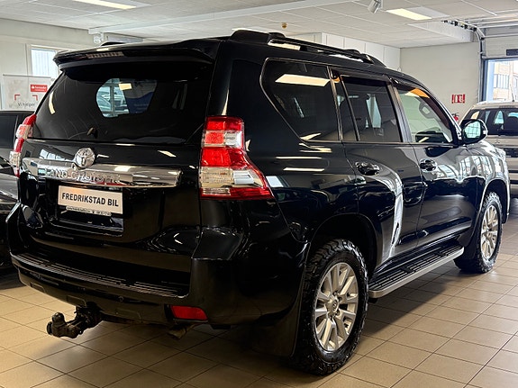 Toyota Land Cruiser 4 of 5