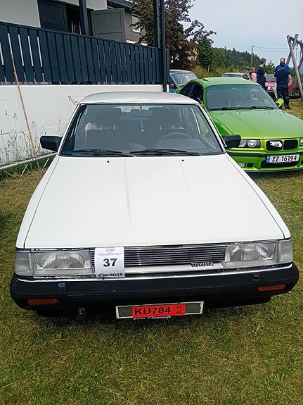 Toyota Camry 2 of 5
