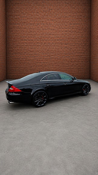 Mercedes-Benz CLS320 4 of 5