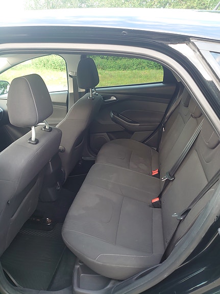 Ford Focus 8 of 13