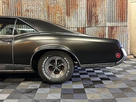 Buick Riviera 14 of 30
