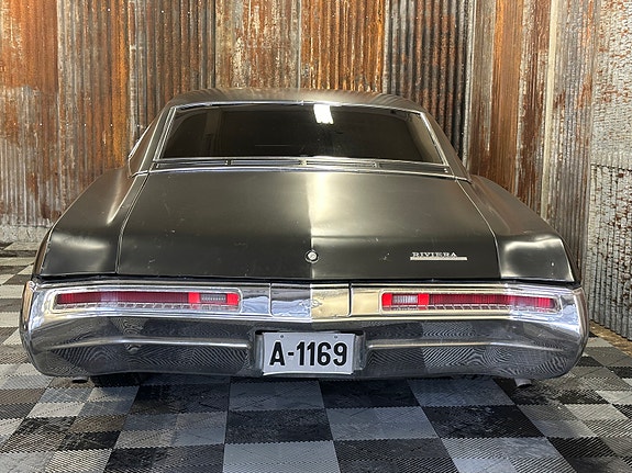 Buick Riviera 18 of 30