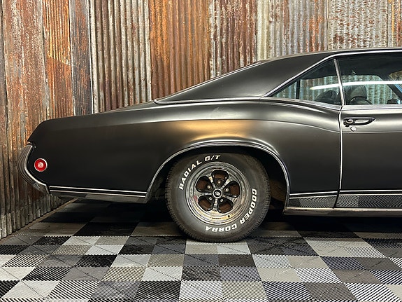 Buick Riviera 5 of 5