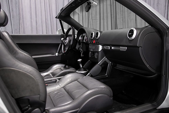 Audi TT 24 of 30
