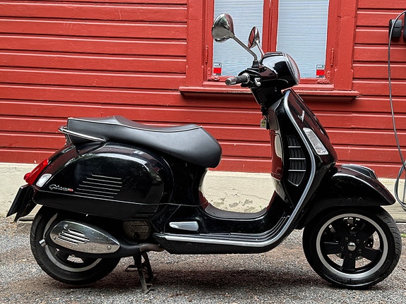Vespa GTS 125 3 of 5