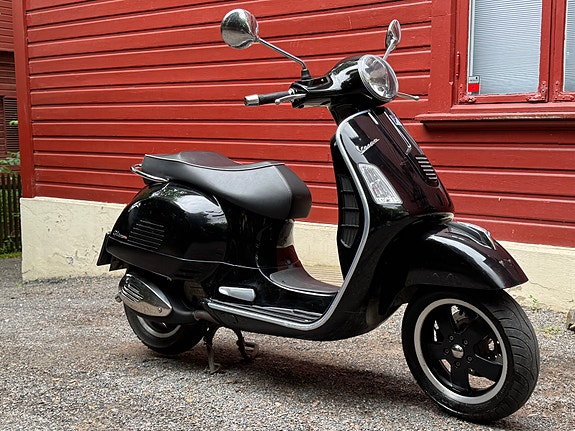 Vespa GTS 125 4 of 5