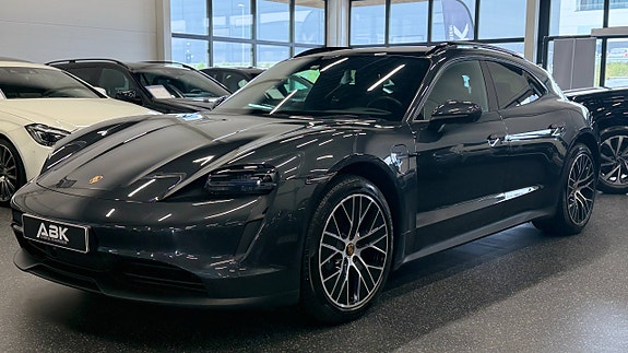 Porsche Taycan Sport Turismo 2 of 5