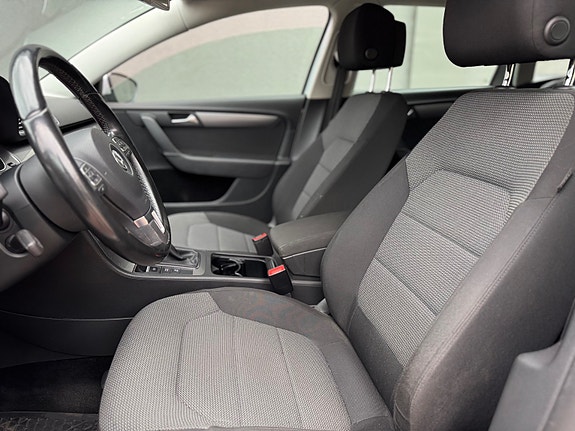 Volkswagen Passat 19 of 29