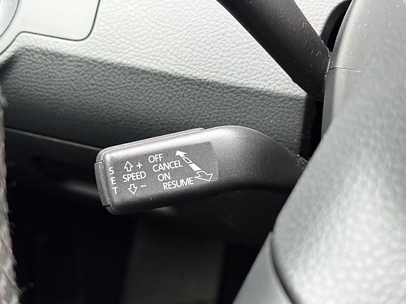 Volkswagen Passat 24 of 29