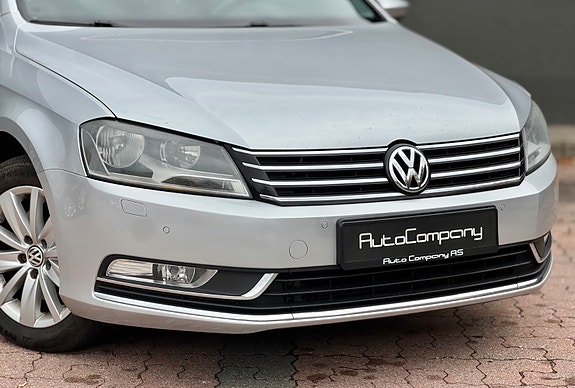 Volkswagen Passat 2 of 29