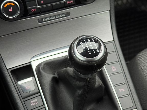 Volkswagen Passat 26 of 29