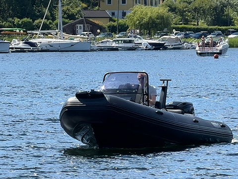 BRIG EAGLE 6 - Black Edition - 150 Evinrude G2 4 of 5