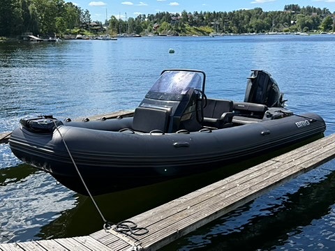 BRIG EAGLE 6 - Black Edition - 150 Evinrude G2 5 of 5