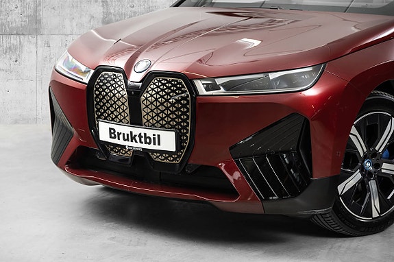 BMW iX 9 of 28