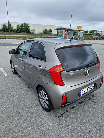 Kia Picanto 4 of 5