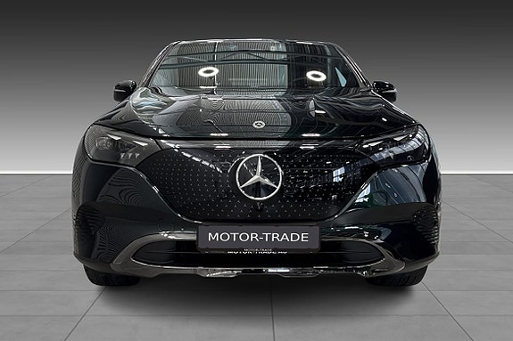 Mercedes-Benz EQE SUV 2 of 5
