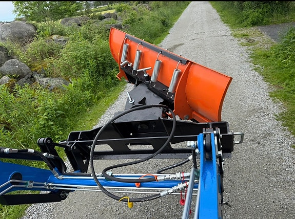 Iseki GEAS 33 4WD med hytte kan leveres med frontlaster – Velholdt japansk kvalitets traktor 6 of 9