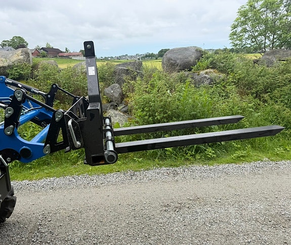 Iseki GEAS 33 4WD med hytte kan leveres med frontlaster – Velholdt japansk kvalitets traktor 7 of 9