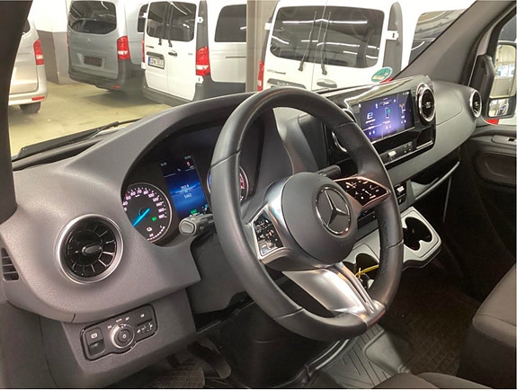 Mercedes-Benz Sprinter 3 of 5