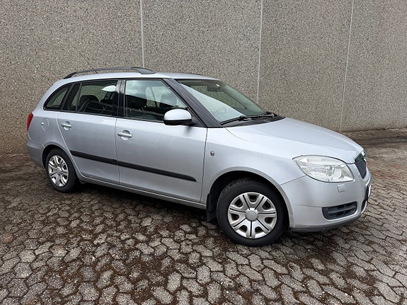 Skoda Fabia 2 of 30