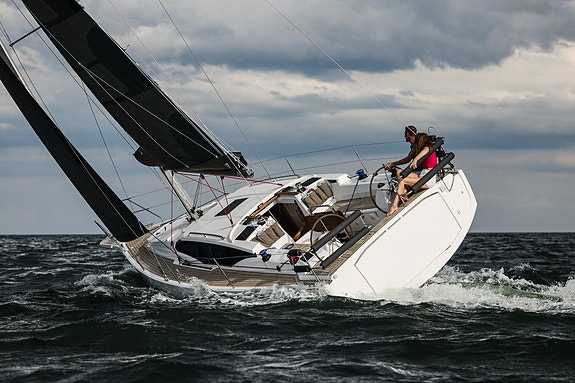 Northman Maxus 35 3 of 5