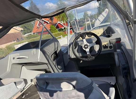 Stabil og lettkjørt Buster XL, leies ut til fiske, utflukter og vannsport. 3 of 5