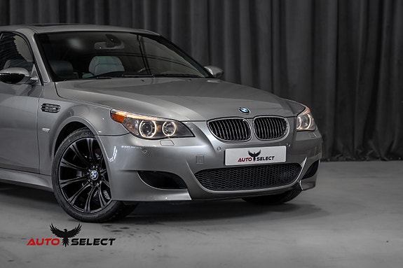 BMW M5 2 of 5