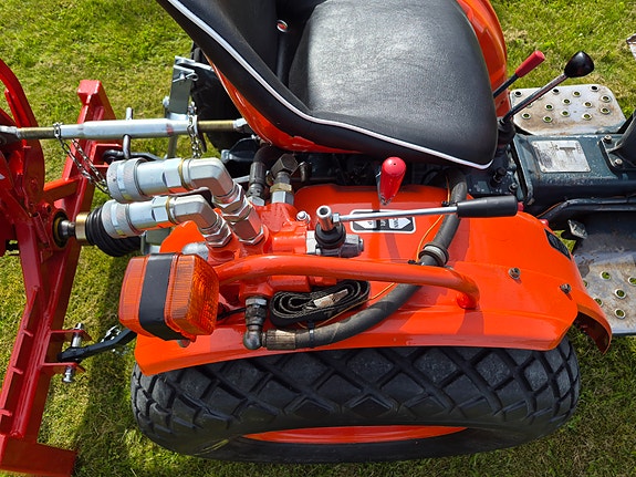 Kubota B7001 7 of 12