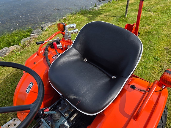 Kubota B7001 6 of 12
