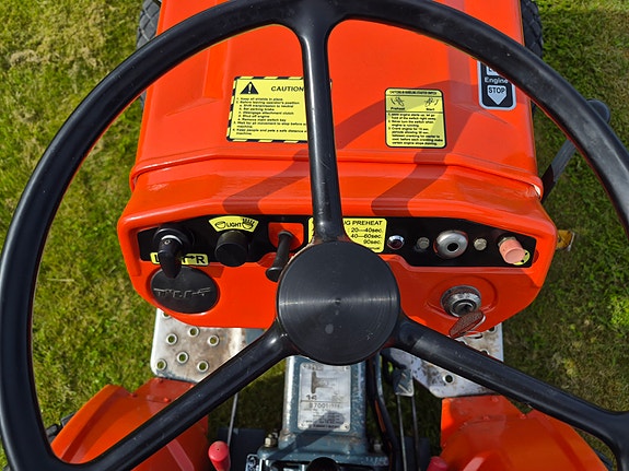 Kubota B7001 4 of 12