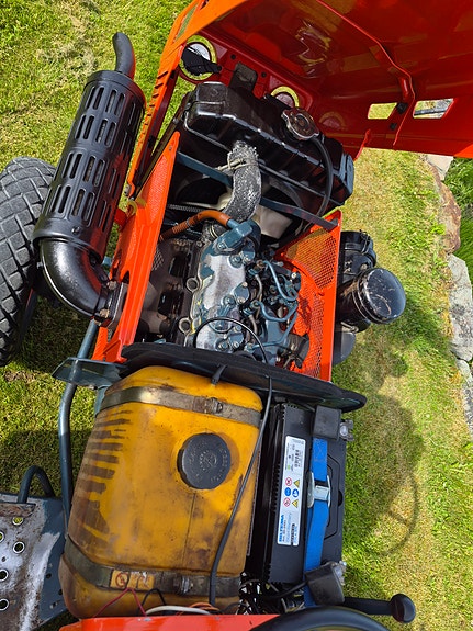 Kubota B7001 8 of 12