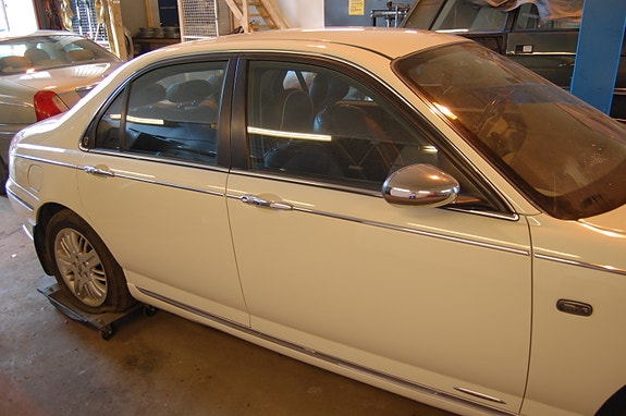 Rover 75 2 of 5