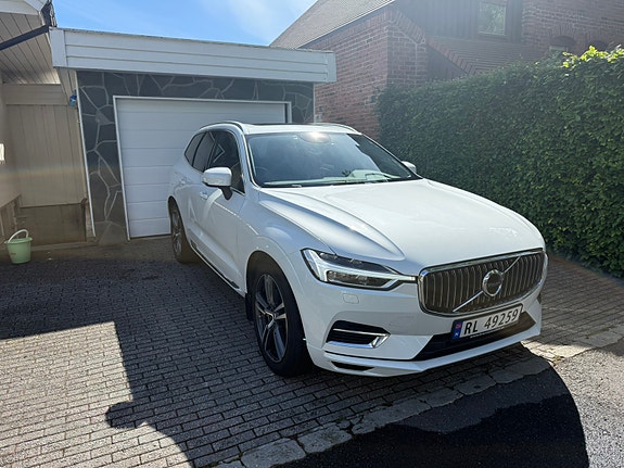 Volvo XC60 2 of 7