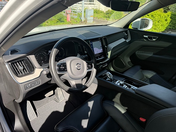 Volvo XC60 5 of 7