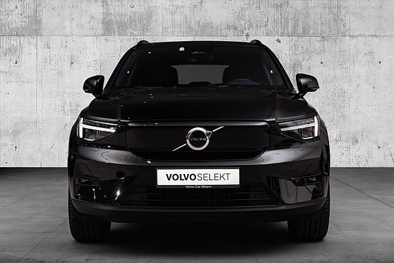 Volvo EX40 3 of 5