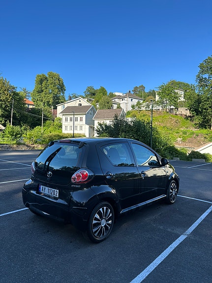 Toyota Aygo 4 of 27