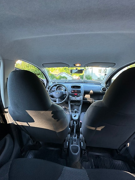 Toyota Aygo 24 of 27