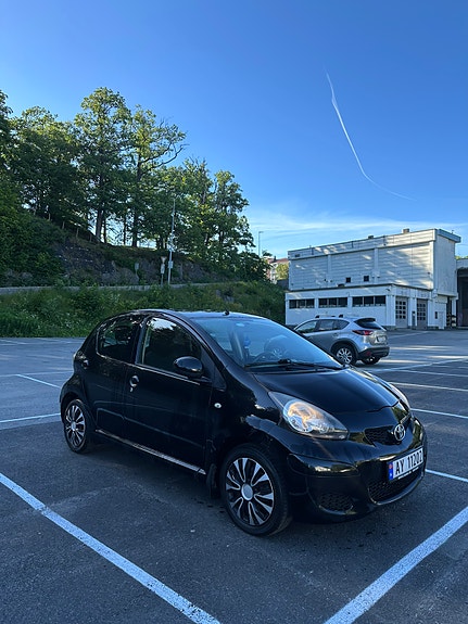 Toyota Aygo 3 of 27