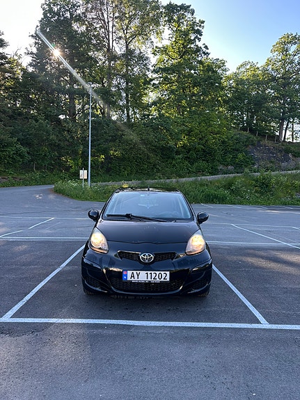 Toyota Aygo 2 of 27
