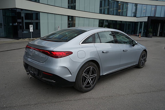 Mercedes-Benz EQE350 5 of 5