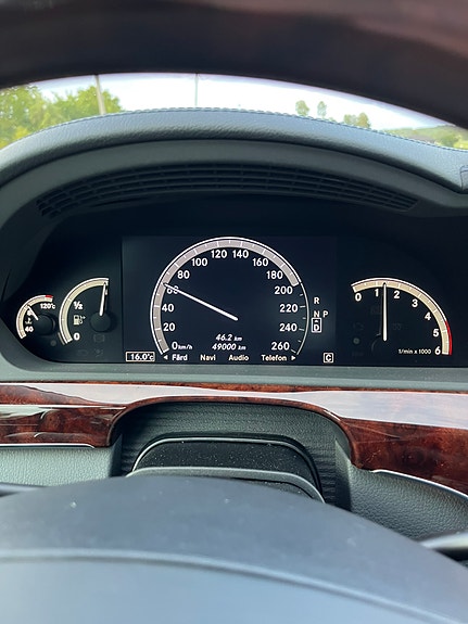 Mercedes-Benz S320 9 of 20